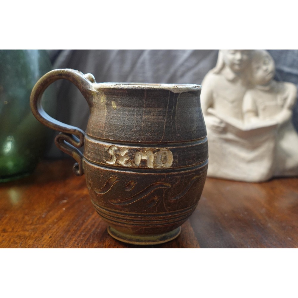 Rare pottery decorative‎ handle high gloss interior mug with artist signature